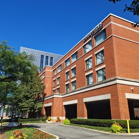 Отель Courtyard By Marriott Chicago At Medical District-Uic Экстерьер фото