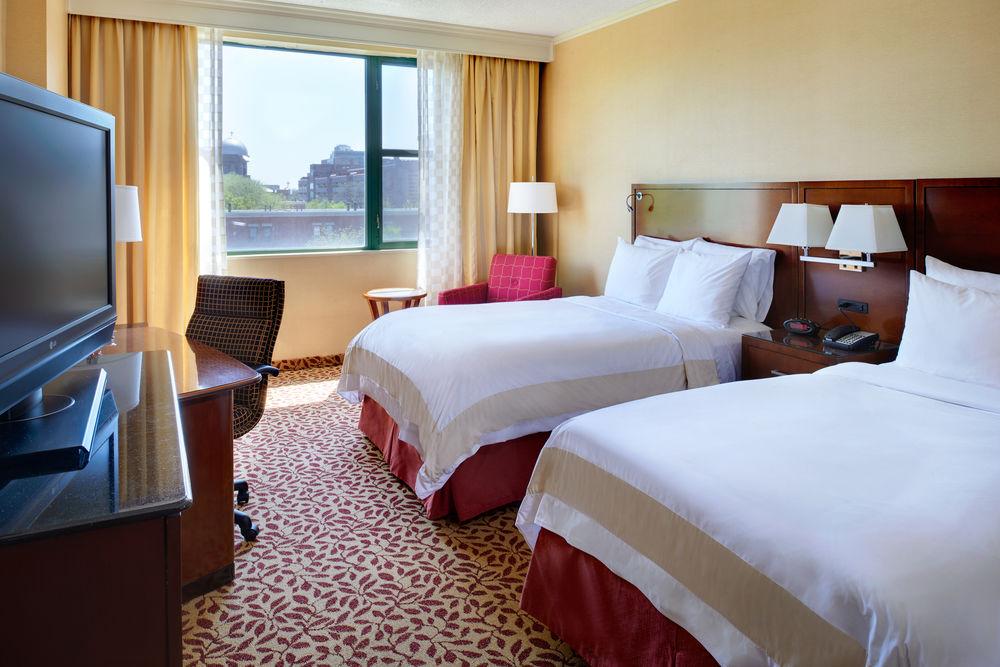 Отель Courtyard By Marriott Chicago At Medical District-Uic Экстерьер фото