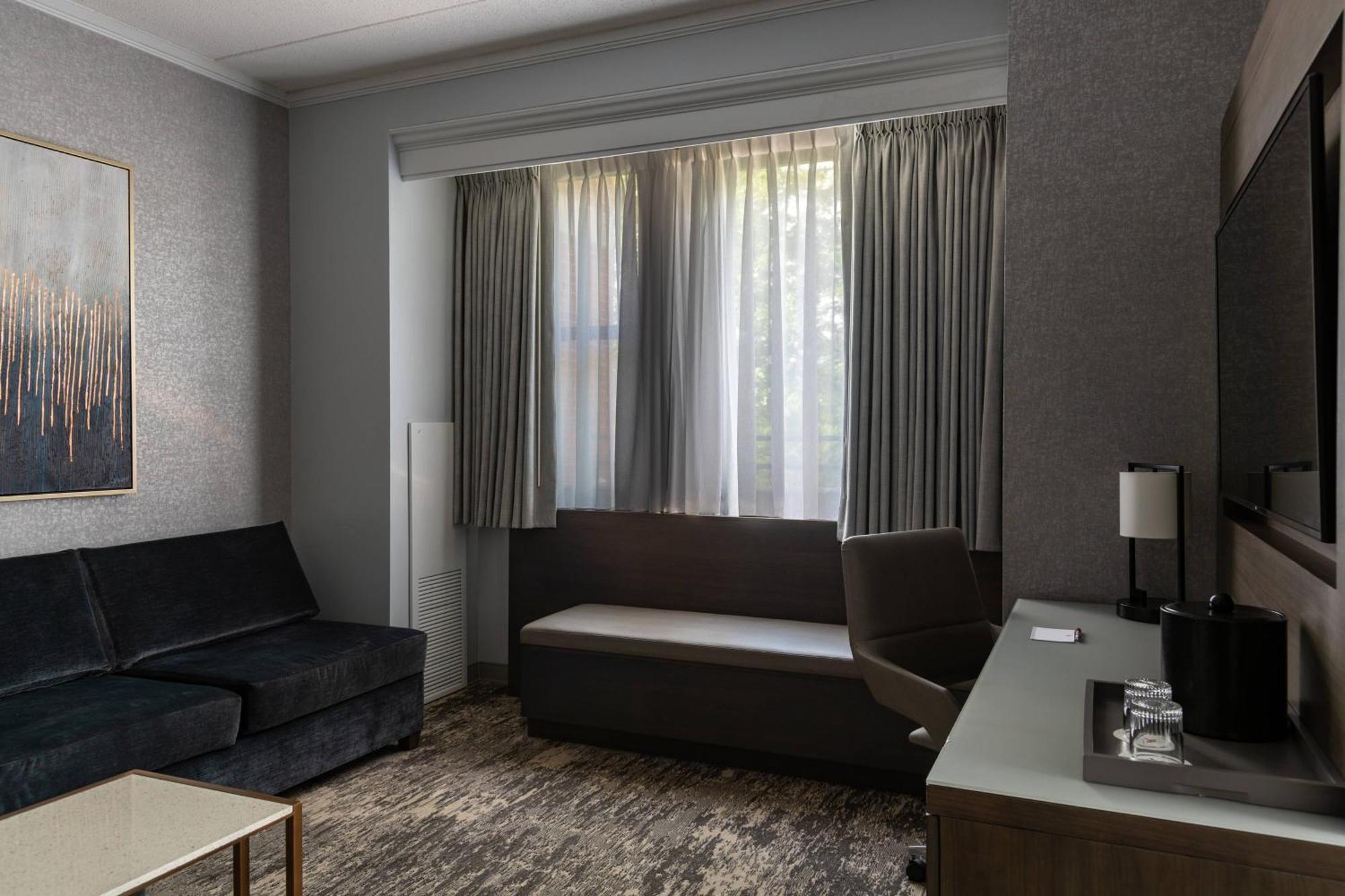 Отель Courtyard By Marriott Chicago At Medical District-Uic Экстерьер фото