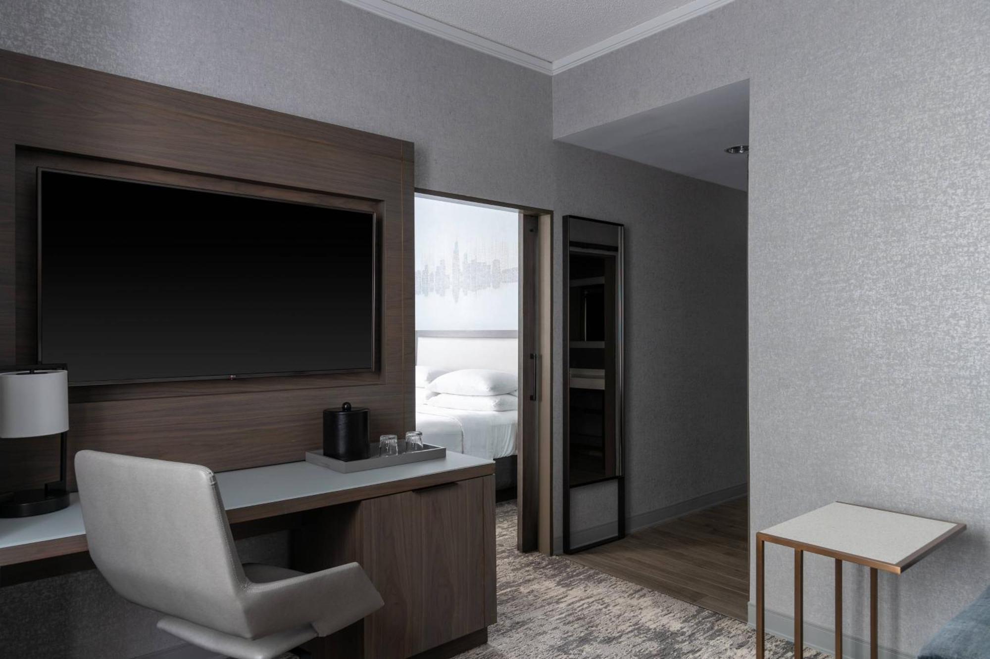 Отель Courtyard By Marriott Chicago At Medical District-Uic Экстерьер фото