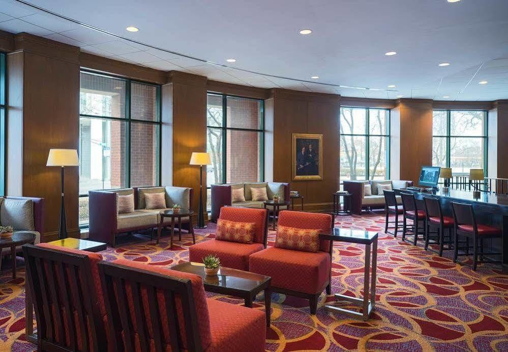 Отель Courtyard By Marriott Chicago At Medical District-Uic Экстерьер фото