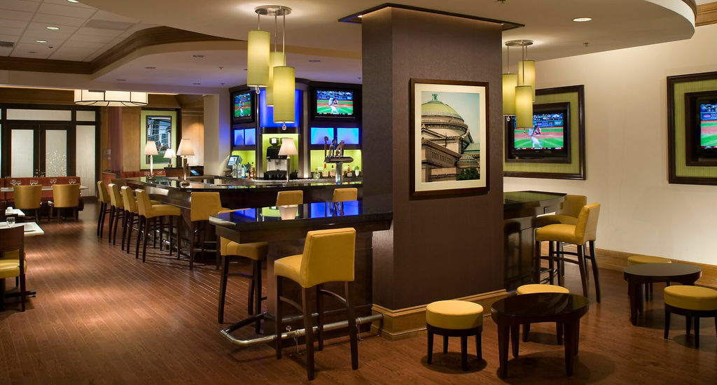 Отель Courtyard By Marriott Chicago At Medical District-Uic Экстерьер фото
